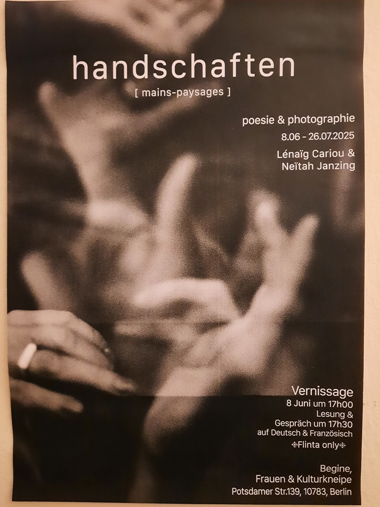 Ein Plakat, das die Ausstellung handschaften ankündigt