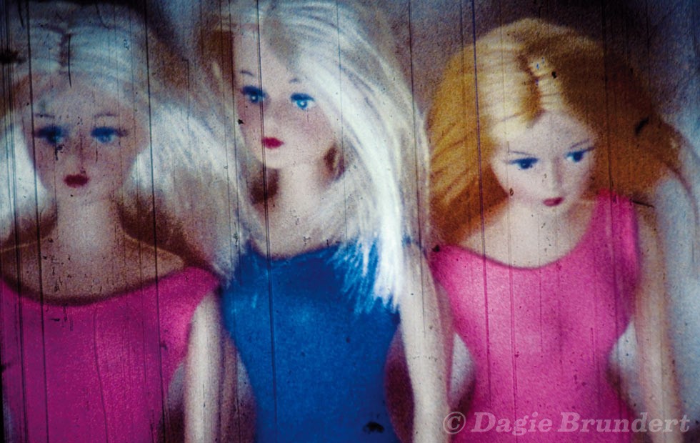 Bild mit Barbies