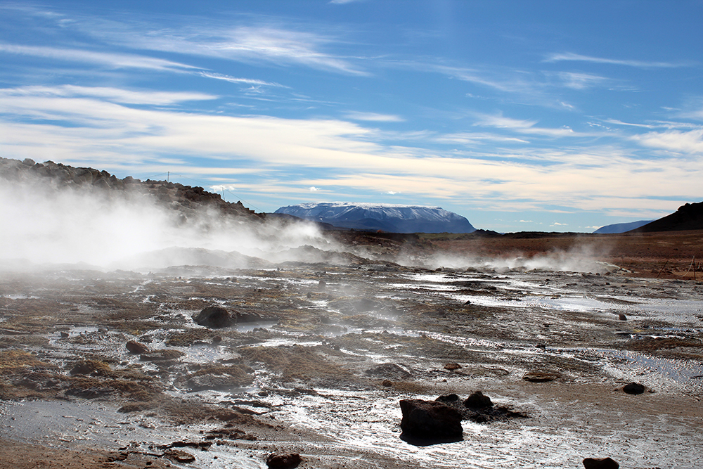 Dampfende Spalten auf Island