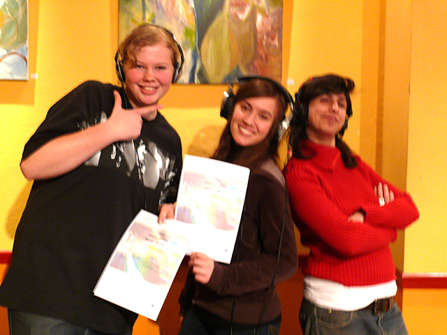 Bild von drei Frauen voller Stolz den Workshop geschafft zu haben